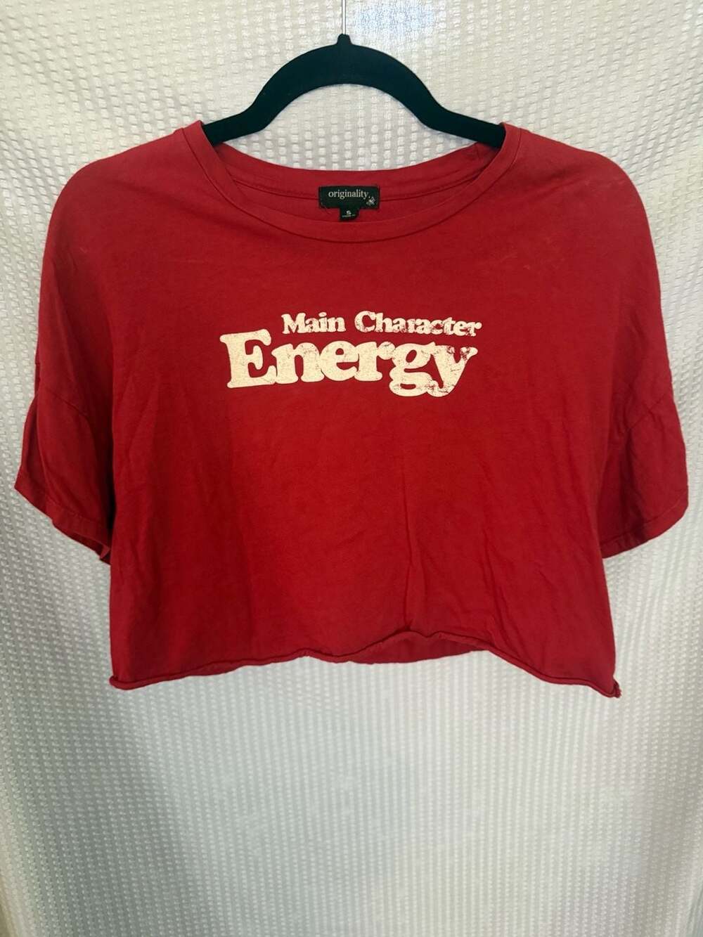 Originality Red Main Character Energy Raw Hem Crop Top